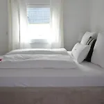 Schoener Wohnen In Der Suedstadt 6 Personen, Balkon, Fahrradgarage