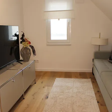 Schoener Wohnen In Der Suedstadt 6 Personen, Balkon, Fahrradgarage *