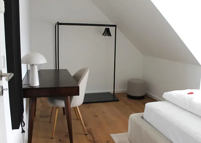 Schoener Wohnen In Der Suedstadt 6 Personen, Balkon, Fahrradgarage * Paderborn