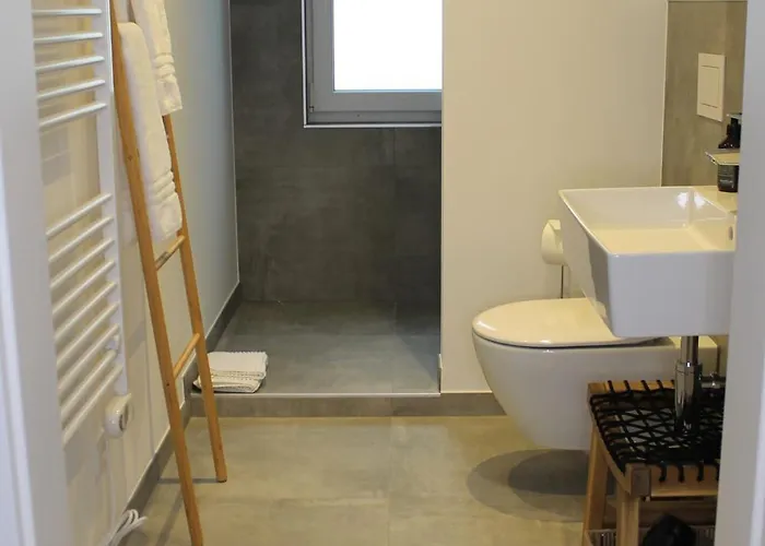 Schoener Wohnen In Der Suedstadt 6 Personen, Balkon, Fahrradgarage * Paderborn