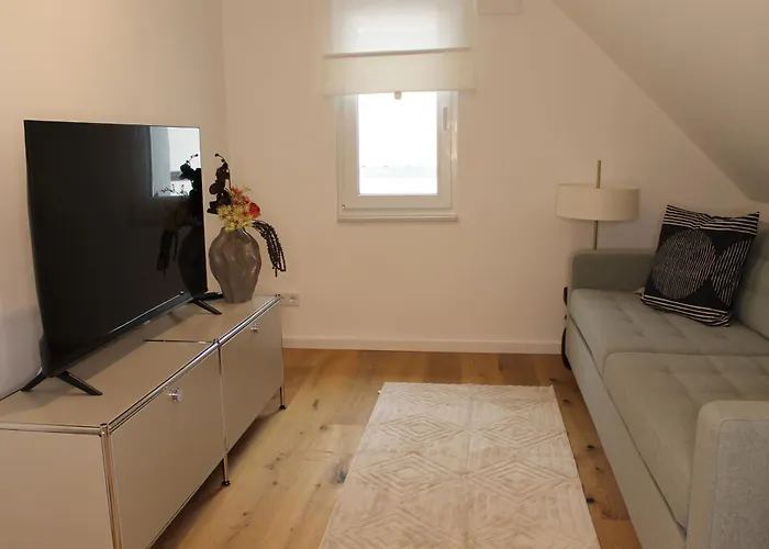 Schoener Wohnen In Der Suedstadt 6 Personen, Balkon, Fahrradgarage *