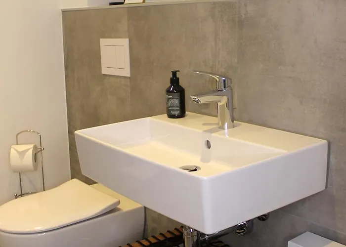 Schoener Wohnen In Der Suedstadt 6 Personen, Balkon, Fahrradgarage * Paderborn