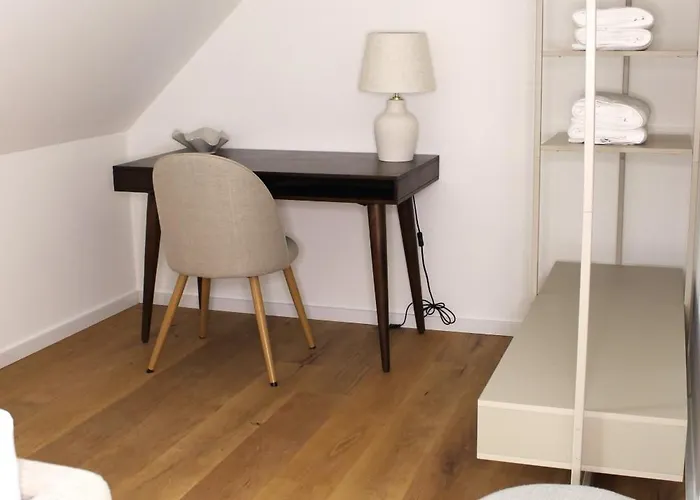 Schoener Wohnen In Der Suedstadt 6 Personen, Balkon, Fahrradgarage *